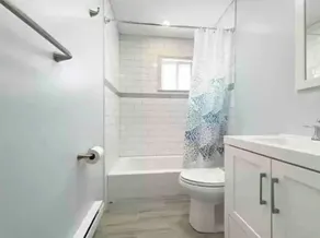 Newly Renovated Condo 2 Bd/1Bth - 1.5 Blocks to Beach - Image 3