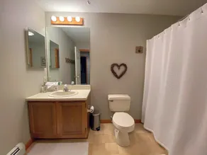 C12 Homey Bretton Woods slopeside townhome for your family getaway to the White Mountains - Image 4