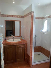 Villa climatizzata per 8 persone con piscina tranquilla a 7 minuti a piedi dal villaggio. - Image 3