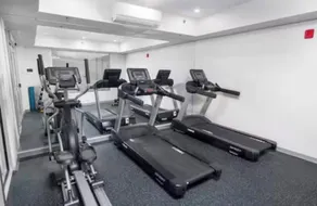 Lake Okanagan beach condo w/ private buoy, AC, heated outdoor pool, patio, SUPs - Image 2