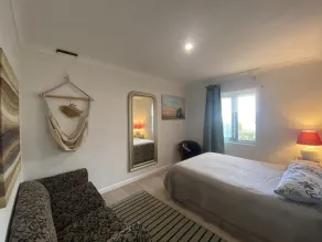 Beach bungalow on the ocean - Image 5