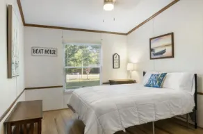 Lake Texoma Retreat•Boat Parking•Fire Pit•Sleeps 9 - Image 5