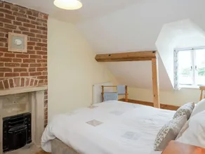 3 bedroom accommodation in Foxham, near Chippenham - Image 5