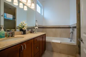 NEW LUXURY PENTHOUSE CONDO - Image 2