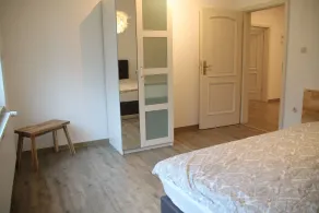 Large apartment with 3 large bedrooms - Image 5
