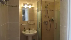 Antibes, Secure 1 bedroom apt, Sea Views, Swimming Pool, 3 adults - own parking - Image 3