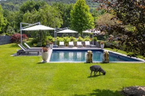 3 bedroom house with a heated pool - Image 5