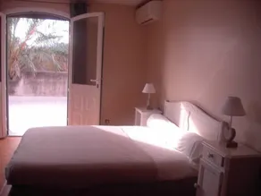 CHARMING HOUSE WITH PRIVATE POOL - Image 3