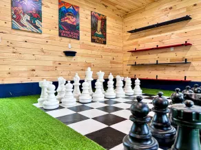 Unique space? Hot tub? King bed? Games Room? - Image 2