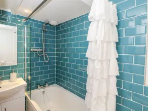 Corner Cottage - Image 2