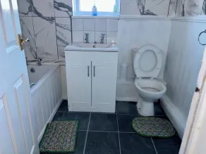 Cozy Cottage Retreat in Tipton - Image 4