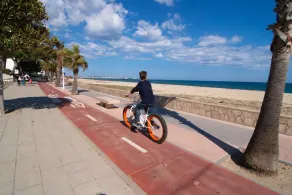 1 NY med egnede pool overfor BEACH CAMBRILS - Image 5