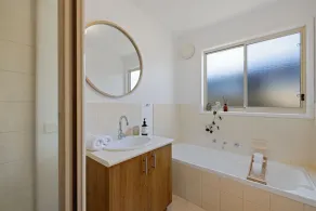 Renovated open planned living sun drenched house in Cape Woolamai - Image 2