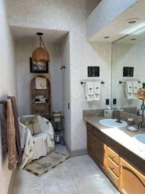 20 people can stay. Peaceful 1 acre of Avocado ranch. 2 stories. 16 beds.  - Image 5