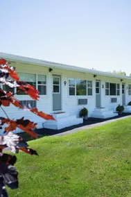 Beach Breeze Motel - Image 5