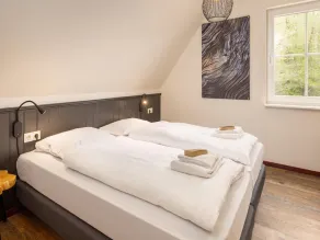 Tranquil Resort Stay w Sauna - Image 5