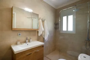 Modern villa with private pool - 120 m from Verde Blue beach - Image 4