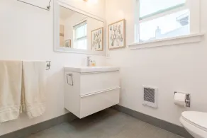 Beachfront House near SF w/ Parking (5) - Image 3