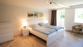 Vacation home with a large garden - Image 3