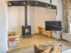 3 bedroom accommodation in Llanddeiniolen, near Bangor - Image 2