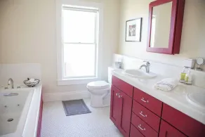 Vintage Luxury Condo in Downtown Livingston - Image 4