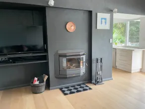 Absolut havnefronten moderne ejendom med båd og udendørs boblebad - Image 2