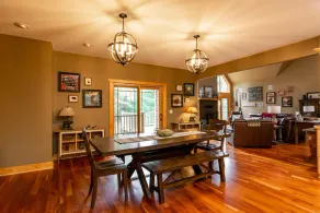 LAKEFRONT FAMILY RETREAT ON THE EASTERN SIDE OF CASTLE ROCK LAKE - PET FRIENDLY - Image 5