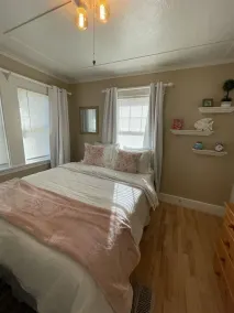 Sleeps 12 and just steps away from Sebago Lake - Image 5