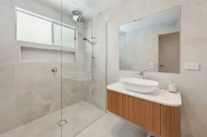 Aqua Retreat - swimming pool plus pet friendly! - Image 2