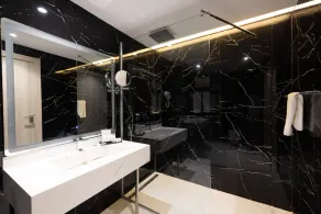 2H Hotel - Image 5