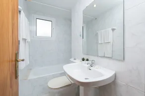 ORO DEL MAR IV Apartamento O2 - Apartamento con piscina comunitaria y a 340 m de la playa - Image 2