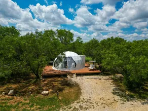 🏕Quiet  Country Stay 40 Min. To San Antonio TX Hot Tub, Peddle Boat, Kayaks - Image 2