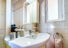 Τhree-storey maisonette with a wonderful view of the Saronic sea - Image 3