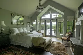 La Chatelaine, VACKRA LAKEFRONT FRANSKA CHATEAU I HÖGLAND, NC - Image 4