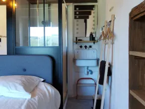 Renovated vineyard house in Langeac, nature and hiking - Image 5