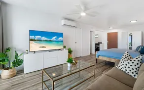 Charming Beach Condo w/ Balcony - Image 4