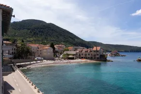 Mira Sea Front Guesthouse - Image 5