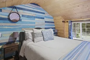 Tiny Cabin B, Steps from Mt. Rainier Nat Park W/ firepit close to river & trails - Image 5