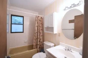 Pet-Friendly Frye Island Waterfront Cottage – Sunrise Views & Sandy Beach - Image 4