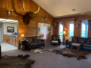 Lodge with fishing & guided hunts available! Minutes from Tulsa & Grand Lake! - Image 3