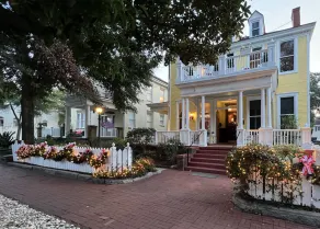 Azalea Inn and Villas - Image 4
