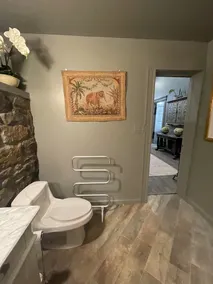 Beautiful, artistic, unique and beyond large and spacious apartment - Image 5