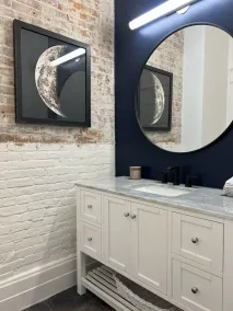 Vintage Remodeled Apartment in Historic Downtown Vinton - Image 2