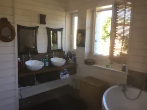 Magnifique Maison Tout Équipée à 50 Métrés Plage et Près du Centre - Image 3