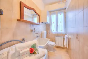Cedar House Villa in Angera - Garden& BBQ - Happy Rentals - Image 3