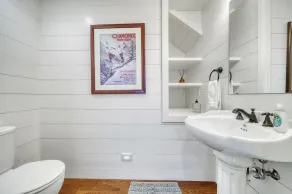 Entdecken Sie The Sandy Moose: ein geräumiges 4-Schlafzimmer-Refugium im ruhigen Fennville, MI. - Image 4