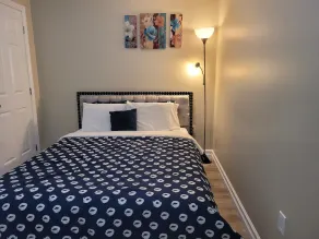 This beautiful comfy basement apartment 5 minutes from the park. - Image 3