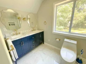 NEW! Lakefront Home, mins to Racetrack & downtown - Image 4