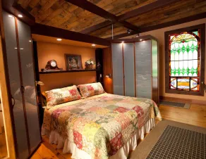 Vintage BARN Apartment-POOL-HotTub-FirePit-Hiking-Museums-Theater-Pets welcome! - Image 3