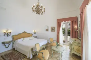 Luxurious villa in the heart of Positano (Fornillo area) overlooking the sea. - Image 3